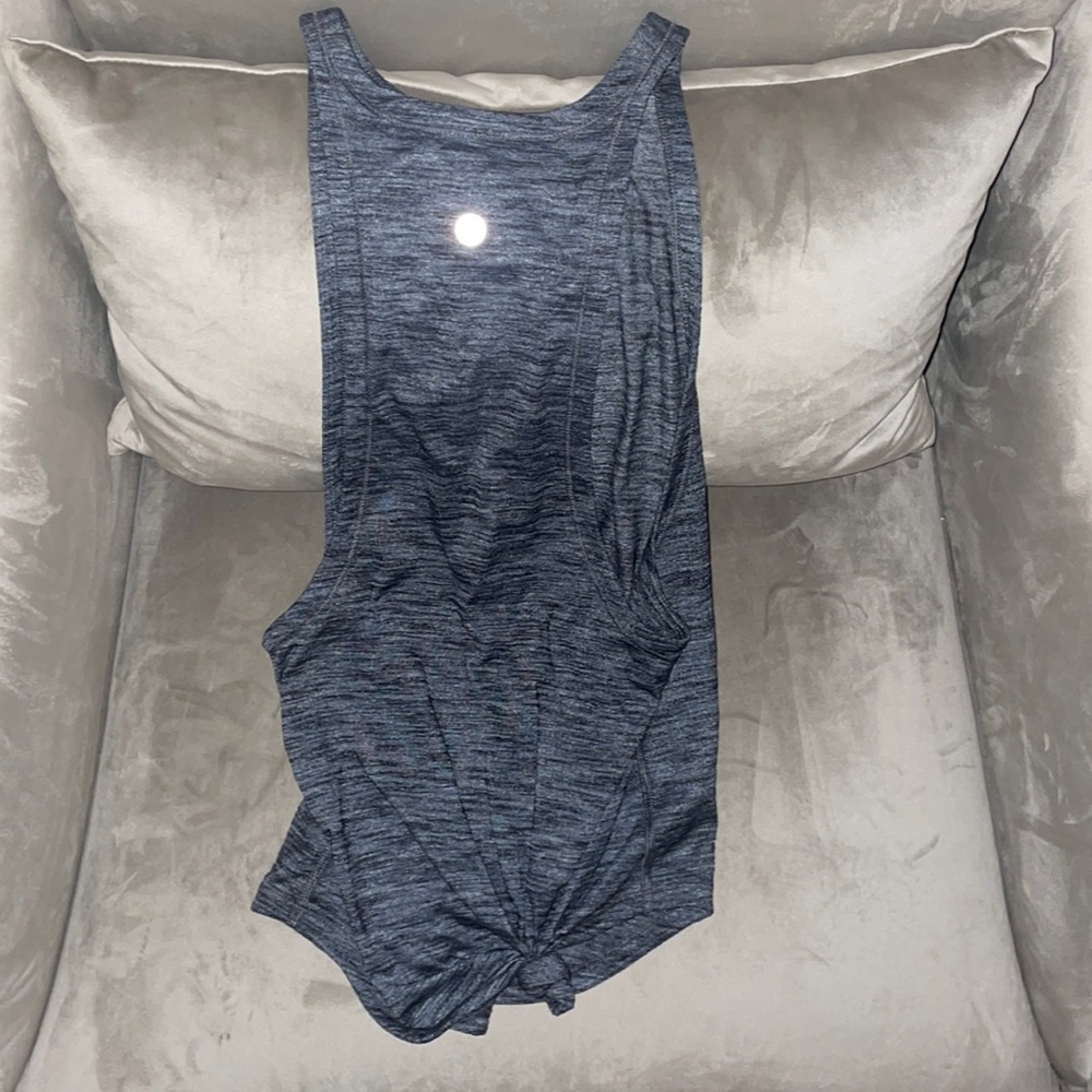 Lulu top size 4